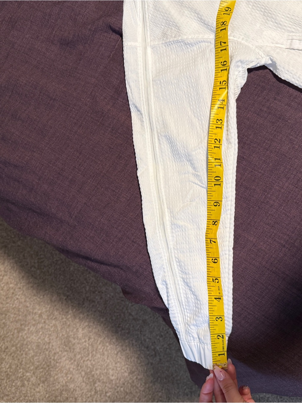 Lululemon Jacket/drawstring - Picture 4 of 8
